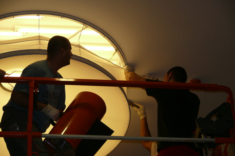 Három dimenziós fólia feszítése a Pólusban.