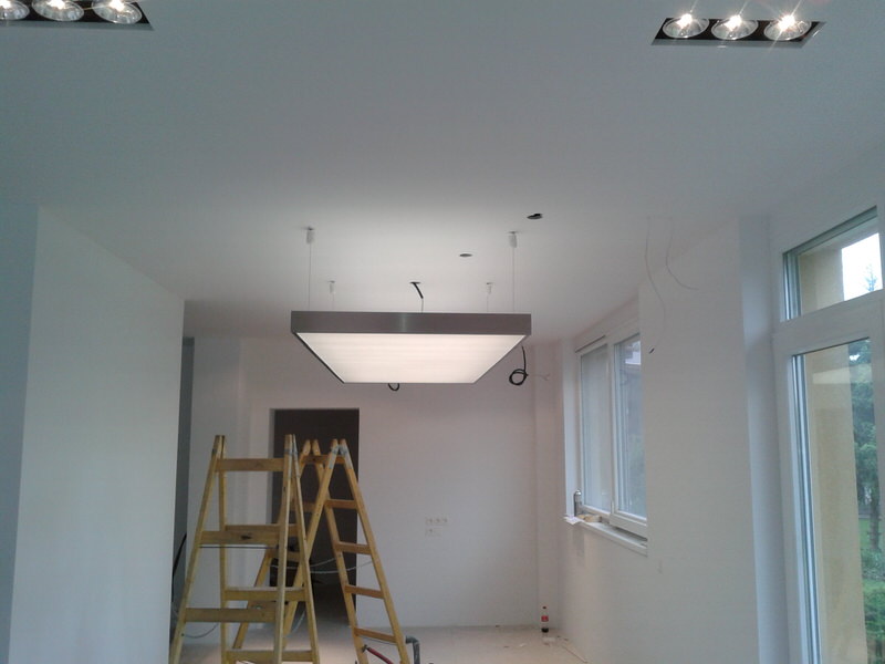 Konyhai lámpa. Függesztett, lapos, ledes, átvilágító fóliás.