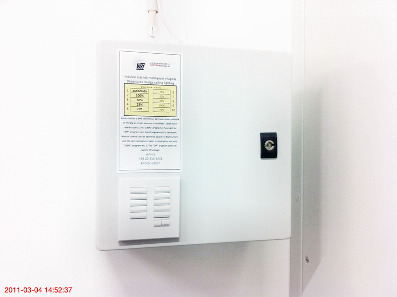 A Skycourt fõvezérlõ szekrénye.